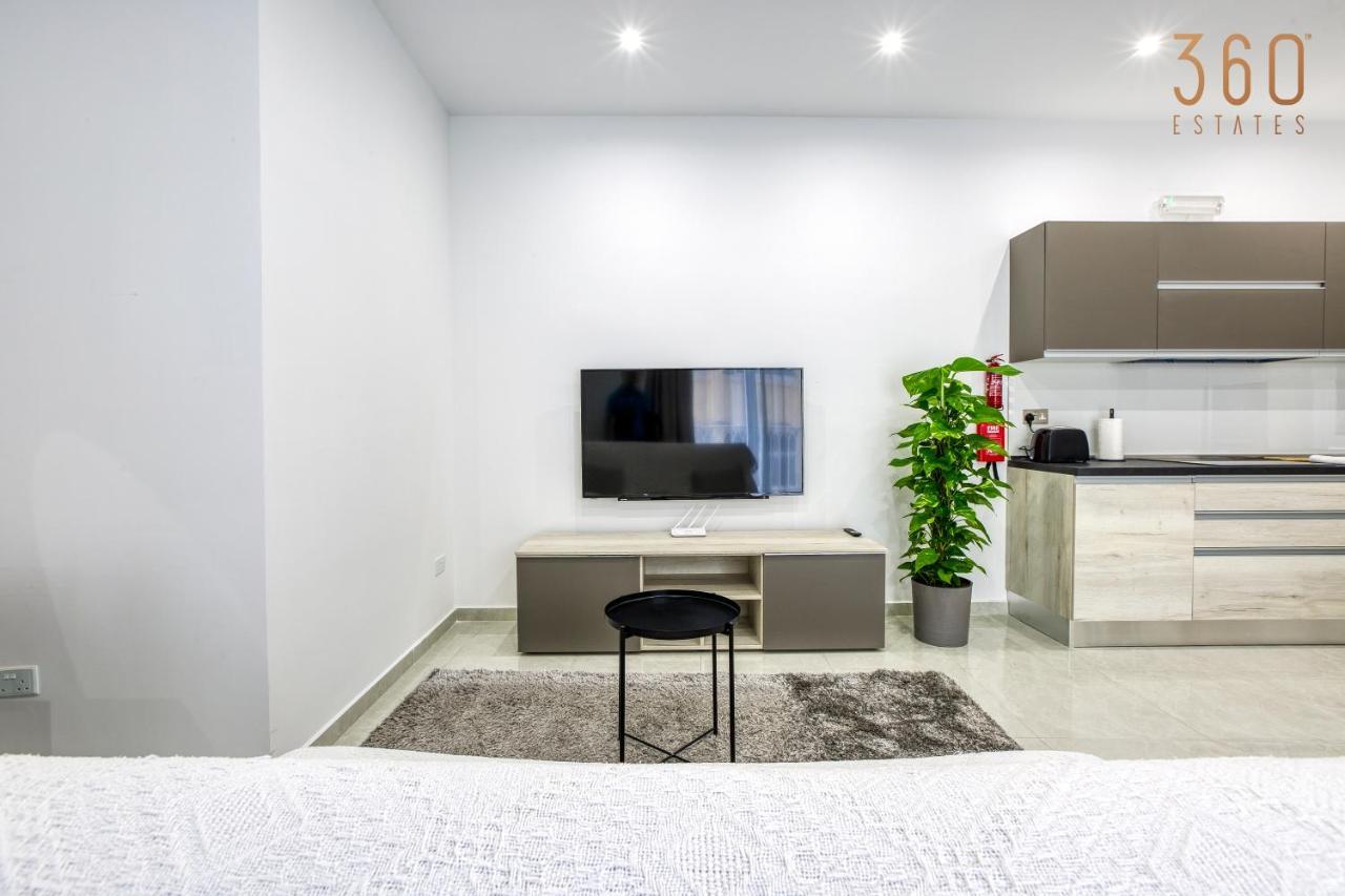 A Lovely 1Br Home With Balcony Just Off The Coast By 360 Estates Saint Julian's Luaran gambar