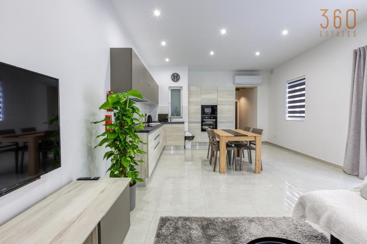A Lovely 1Br Home With Balcony Just Off The Coast By 360 Estates Saint Julian's Luaran gambar