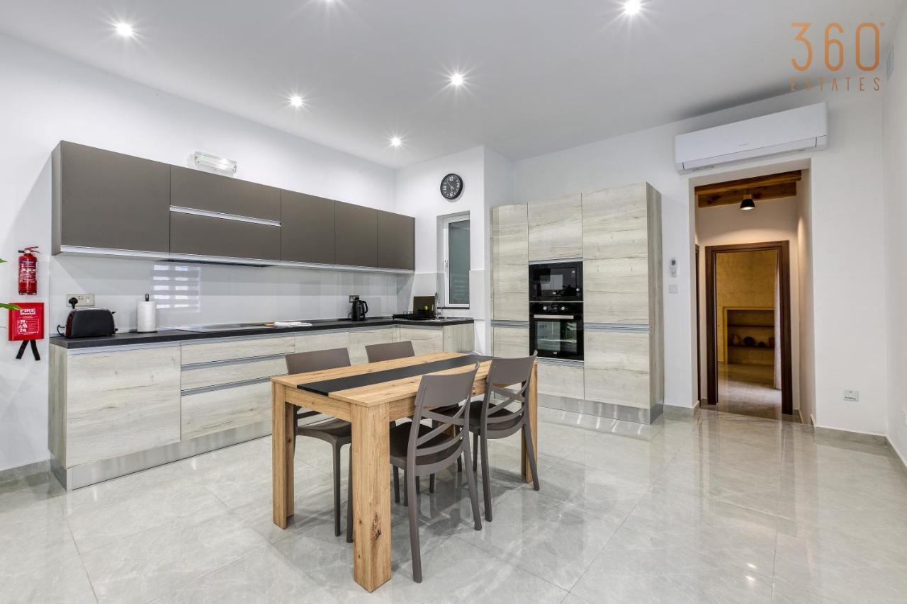 A Lovely 1Br Home With Balcony Just Off The Coast By 360 Estates Saint Julian's Luaran gambar