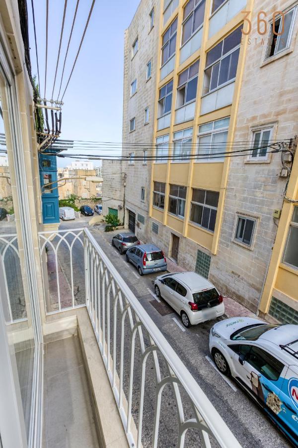 A Lovely 1Br Home With Balcony Just Off The Coast By 360 Estates Saint Julian's Luaran gambar