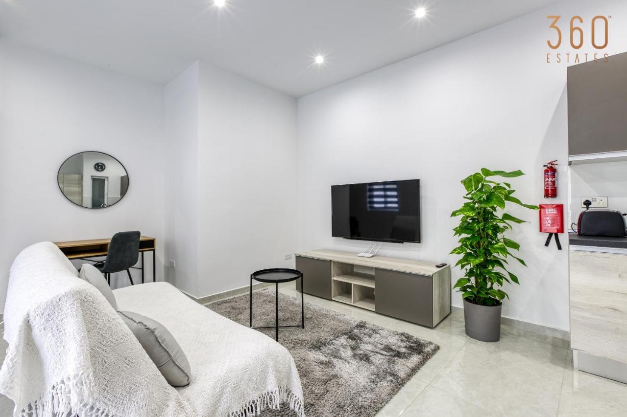 A Lovely 1Br Home With Balcony Just Off The Coast By 360 Estates Saint Julian's Luaran gambar