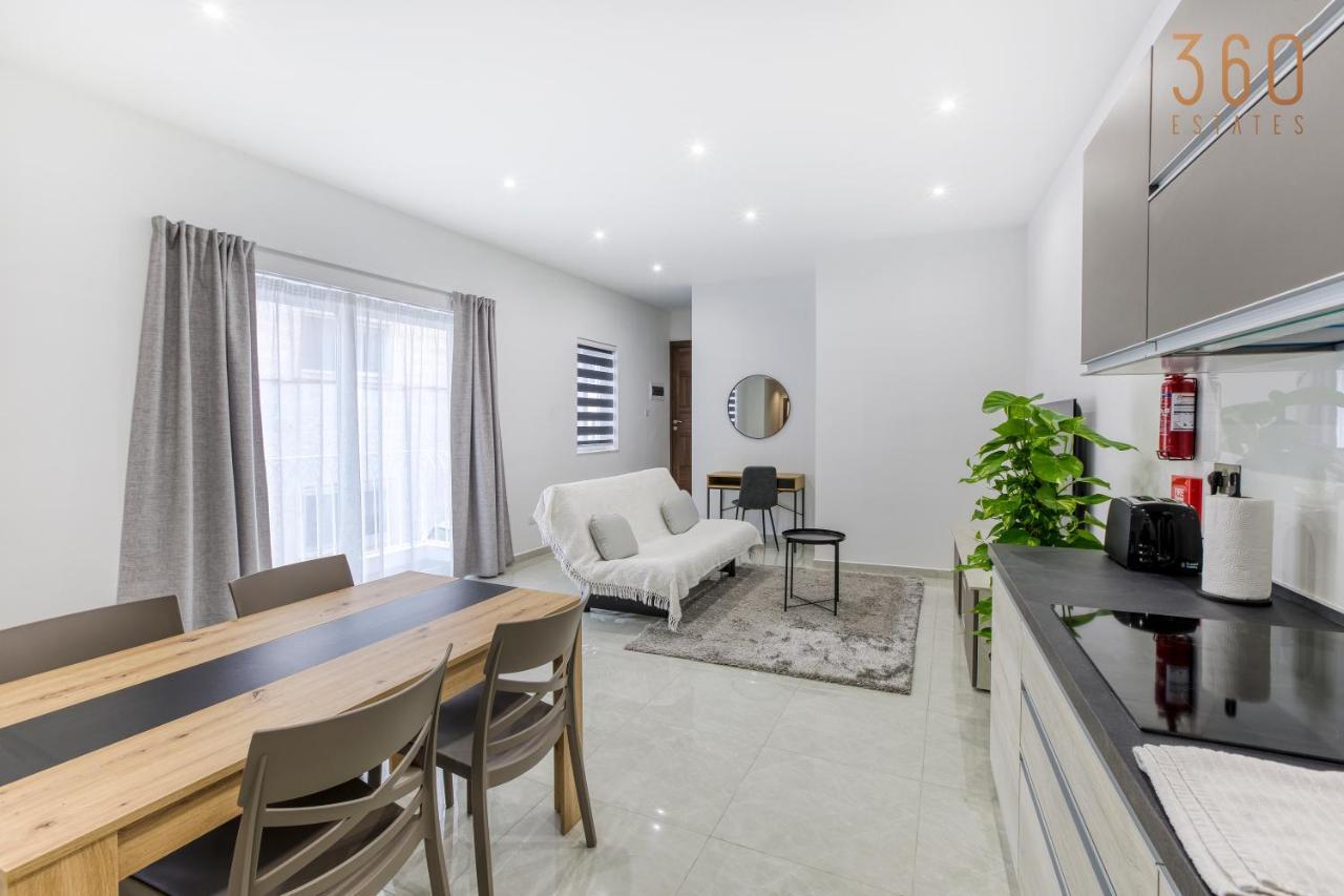 A Lovely 1Br Home With Balcony Just Off The Coast By 360 Estates Saint Julian's Luaran gambar